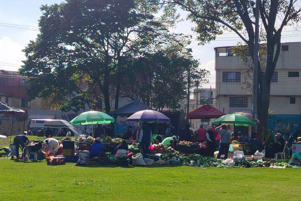 Plaza de Mercado Villas de Granada 2